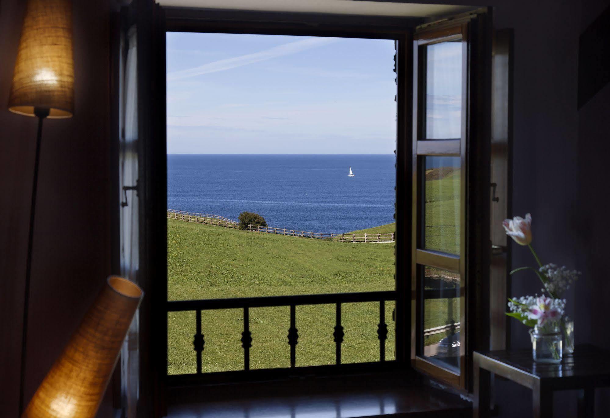 Hotel Pleamar Puerto de Vega Buitenkant foto